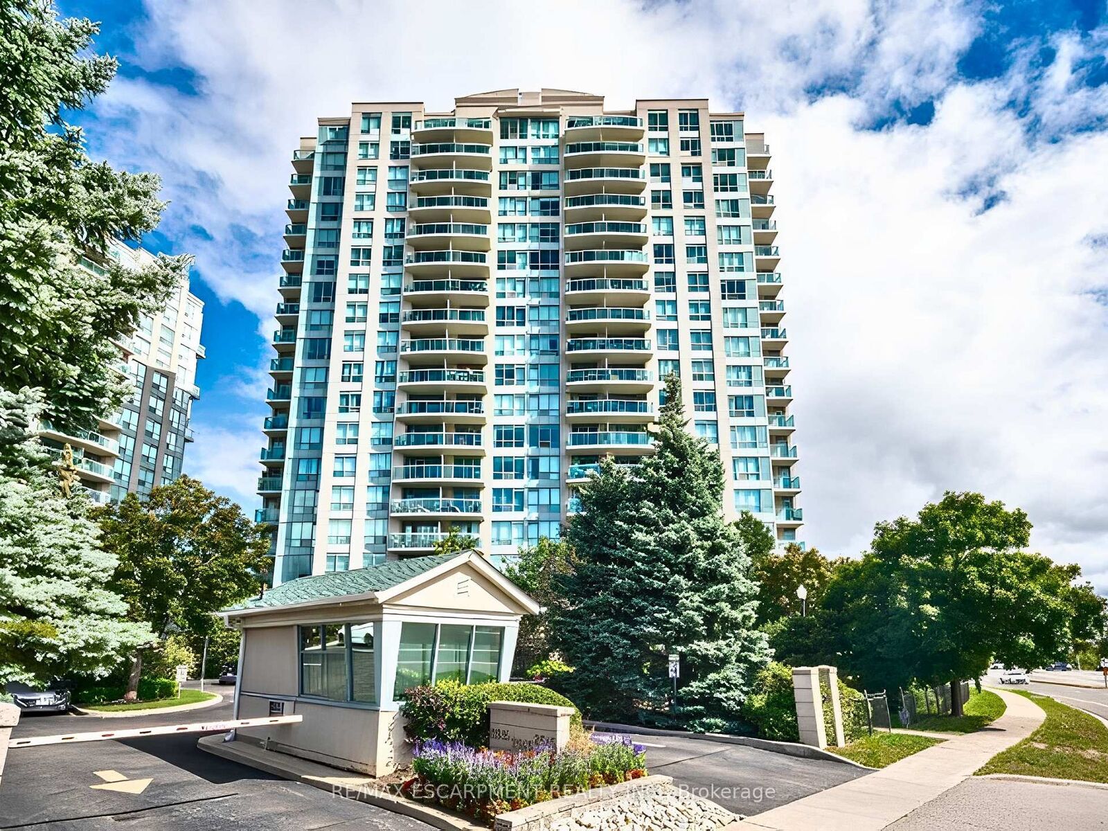 Property Photo: 2545 Erin Centre Boulevard 509 ON L5M 6Z9
