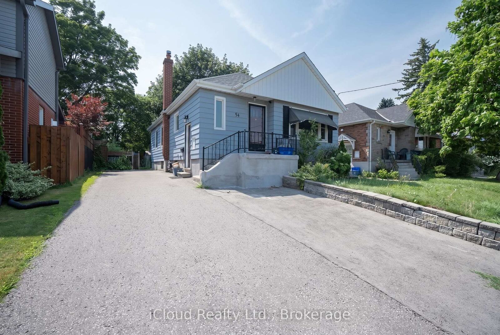 Property Photo:  54 Wilson Road S  ON L1H 6B7 