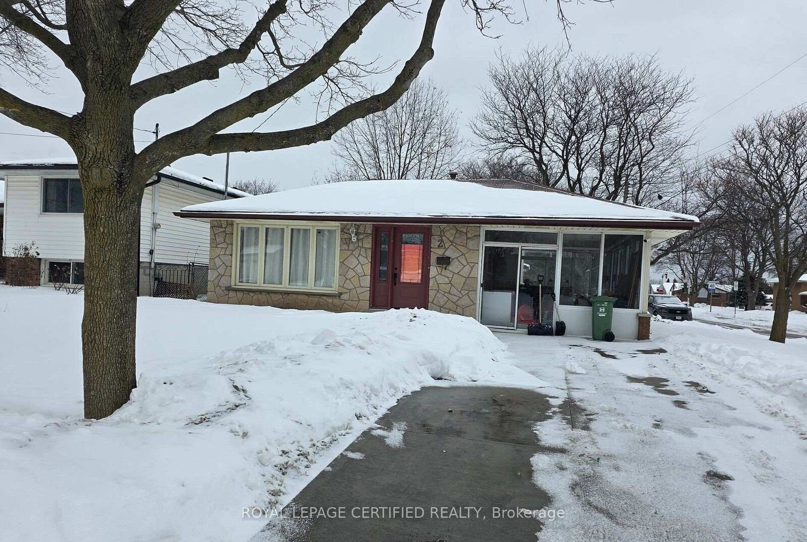 Property Photo: 2 Rideau Crescent ON L8T 2S9