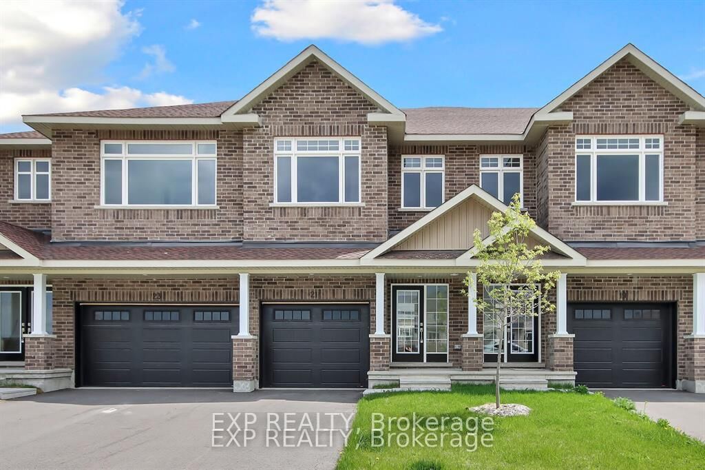 Property Photo: 214 Hooper Street ON K7C 0C4