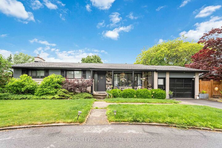 Property Photo:  9 Cartier Drive  ON L2M 2E5 