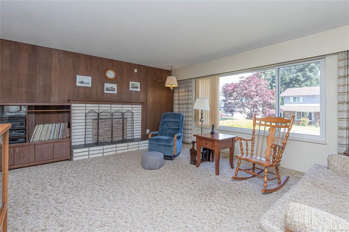 Property Photo: 6339 Fairview Pl BC V9L 3Y6