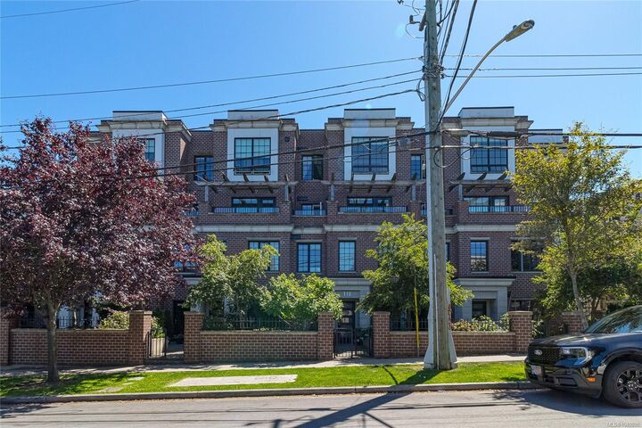 Property Photo: 1011 Burdett Ave #308 BC V8V 3G9