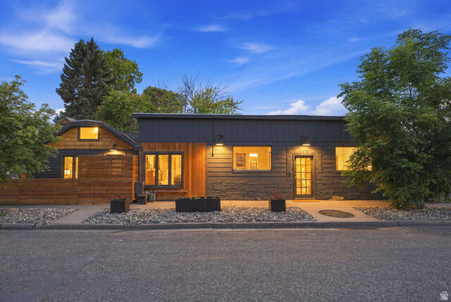 Property Photo:  1472 S 800 E  UT 84105 