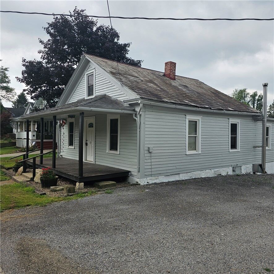 Property Photo:  124 Mount Air Road  PA 16102 