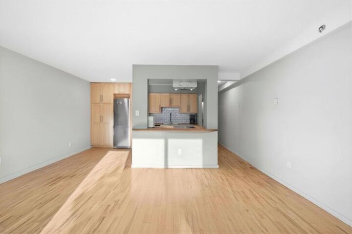 Property Photo:  1549 Kitchener Street 104  BC V5L 2V8 