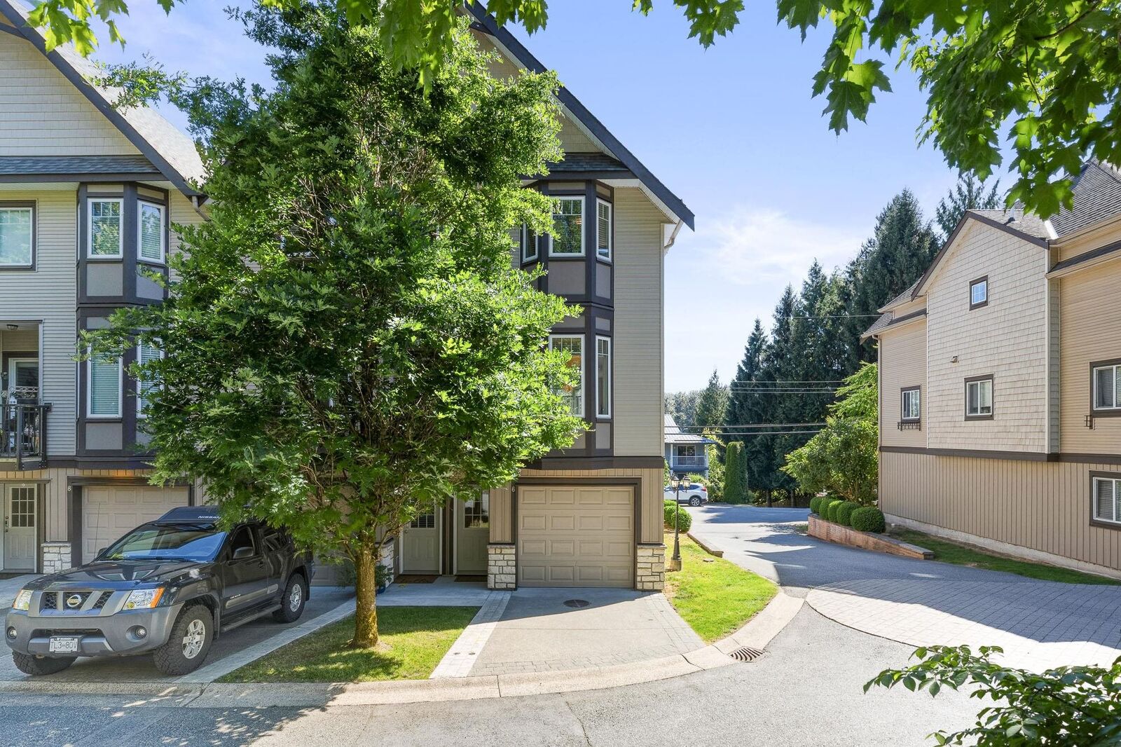 Property Photo: 32501 Fraser Crescent 6 BC V2V 1C5