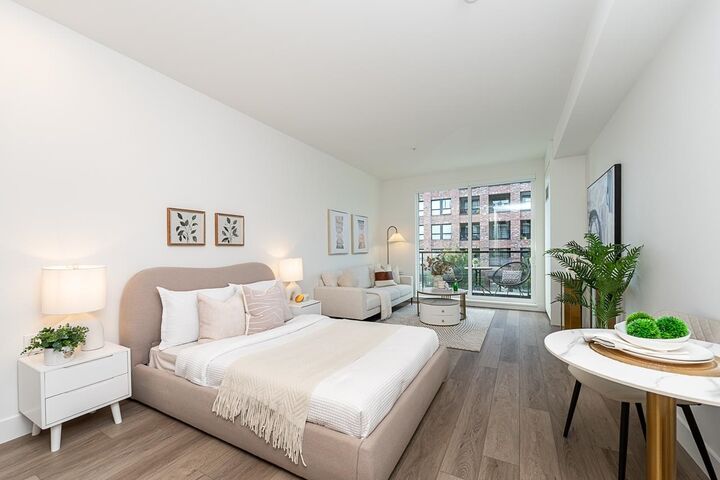 Property Photo: 422 Lakewood Drive 203 BC V5L 0E8