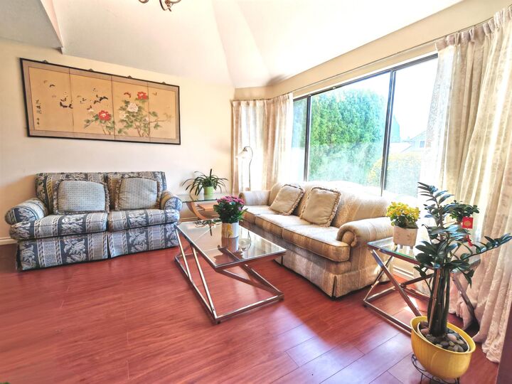 Property Photo: 11933 Woodgrove Avenue BC V4E 3H2