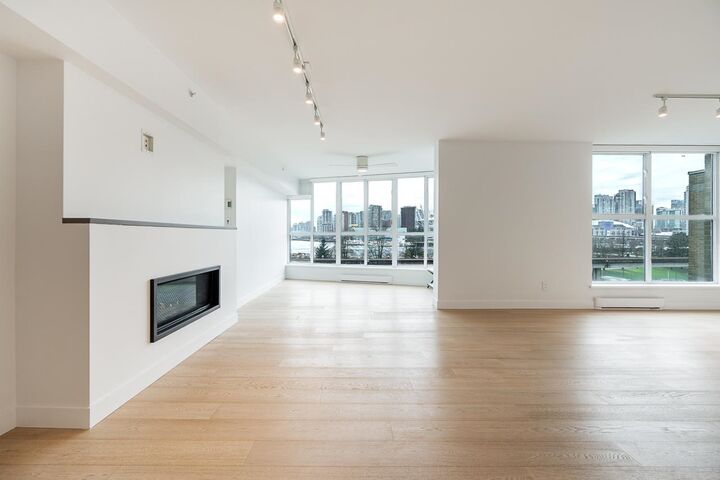 Property Photo: 1188 Quebec Street 403 BC V6A 4B3