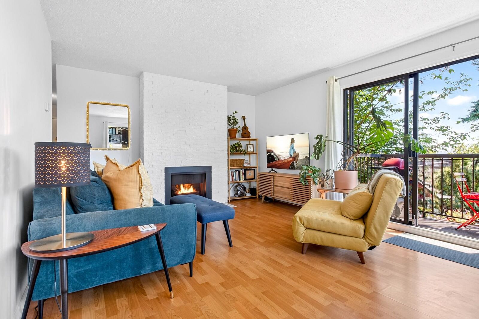 Property Photo:  338 Ward Street 201  BC V3L 3N8 