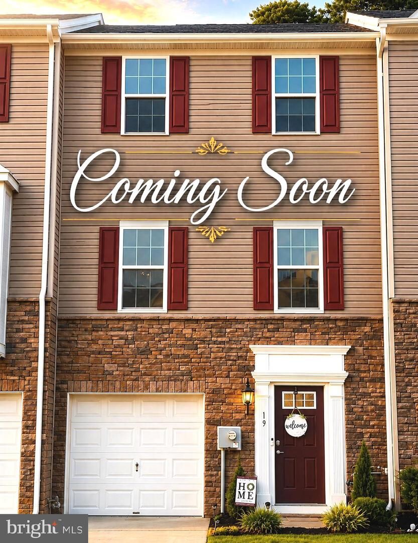 Property Photo:  19 Tailor Lane  NJ 08081 