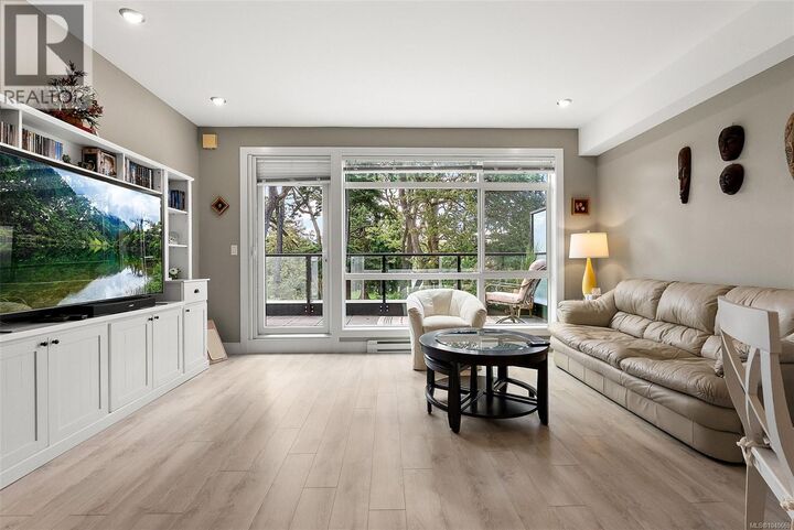 Property Photo: 1531 Elford Street 402 BC V8R 3X9