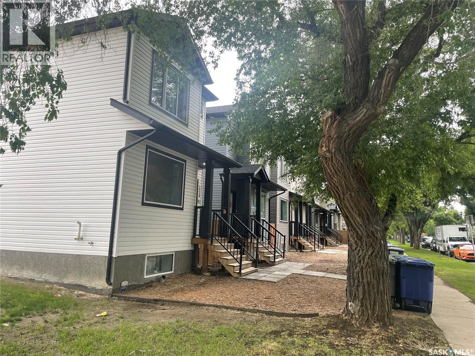 Property Photo:  1530 B Avenue N  SK S7L 1H1 