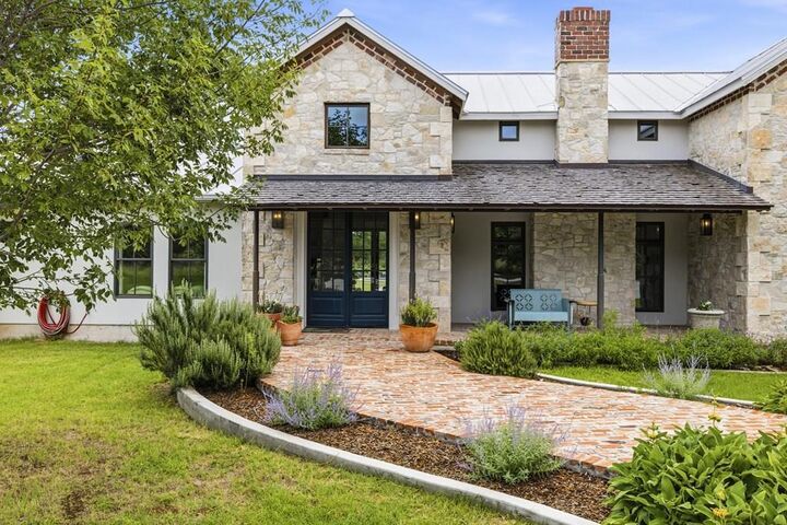 Property Photo: 146 Metzger Rd TX 78624