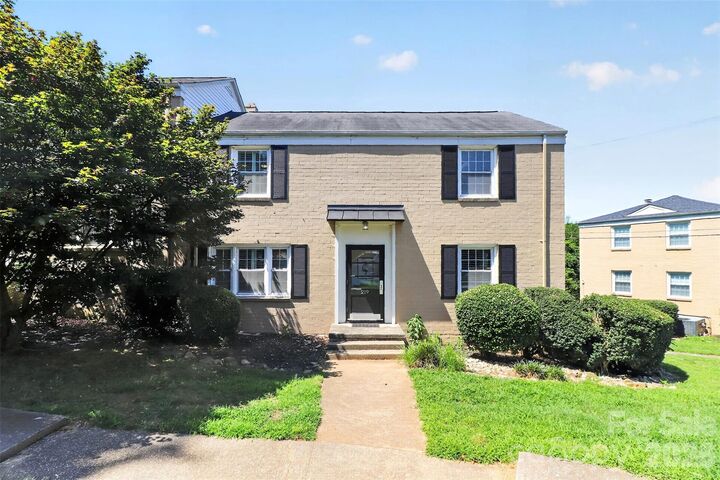Property Photo:  219 Wakefield Drive  NC 28209 