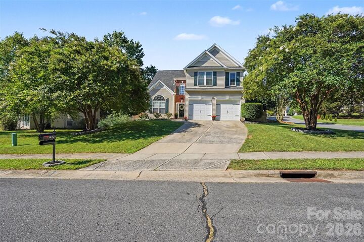 Property Photo:  10731 Northgate Trail Drive  NC 28215 