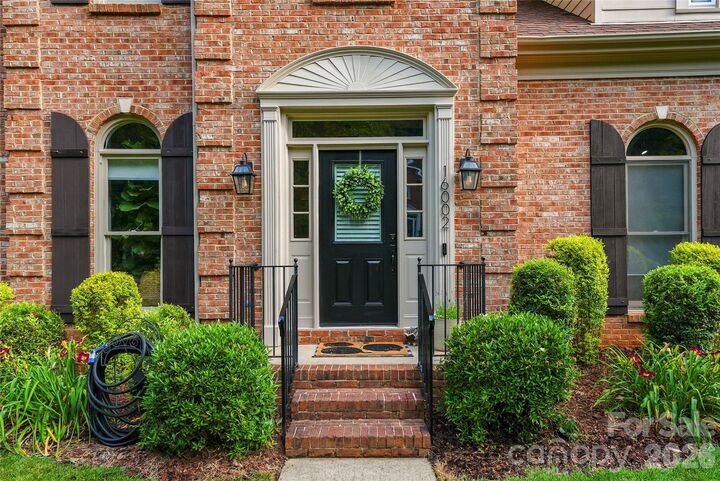 Property Photo:  16002 Prestwoods Lane  NC 28078 