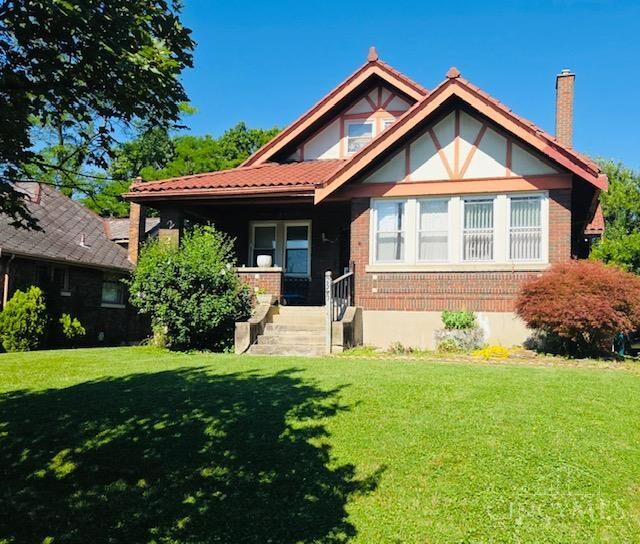 Property Photo: 2523 Hansford Place OH 45214