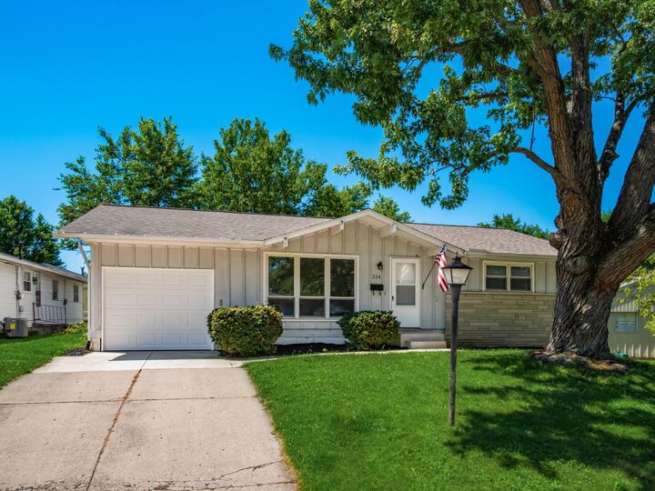Property Photo: 224 Connolly Street OH 43040