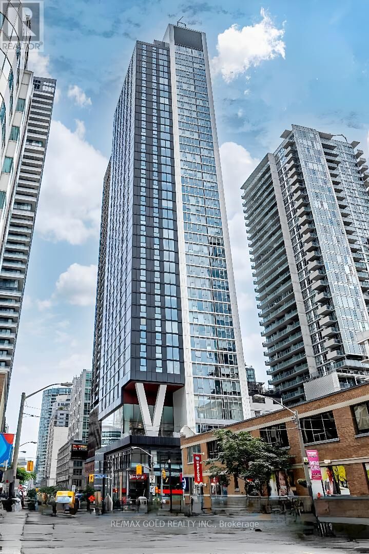 Property Photo:  357 King Street West 1708  ON M5V 0S7 