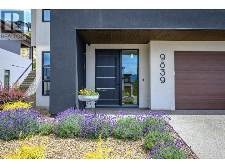 Property Photo: 9839 Beacon Hill Crescent BC V4V 0A9