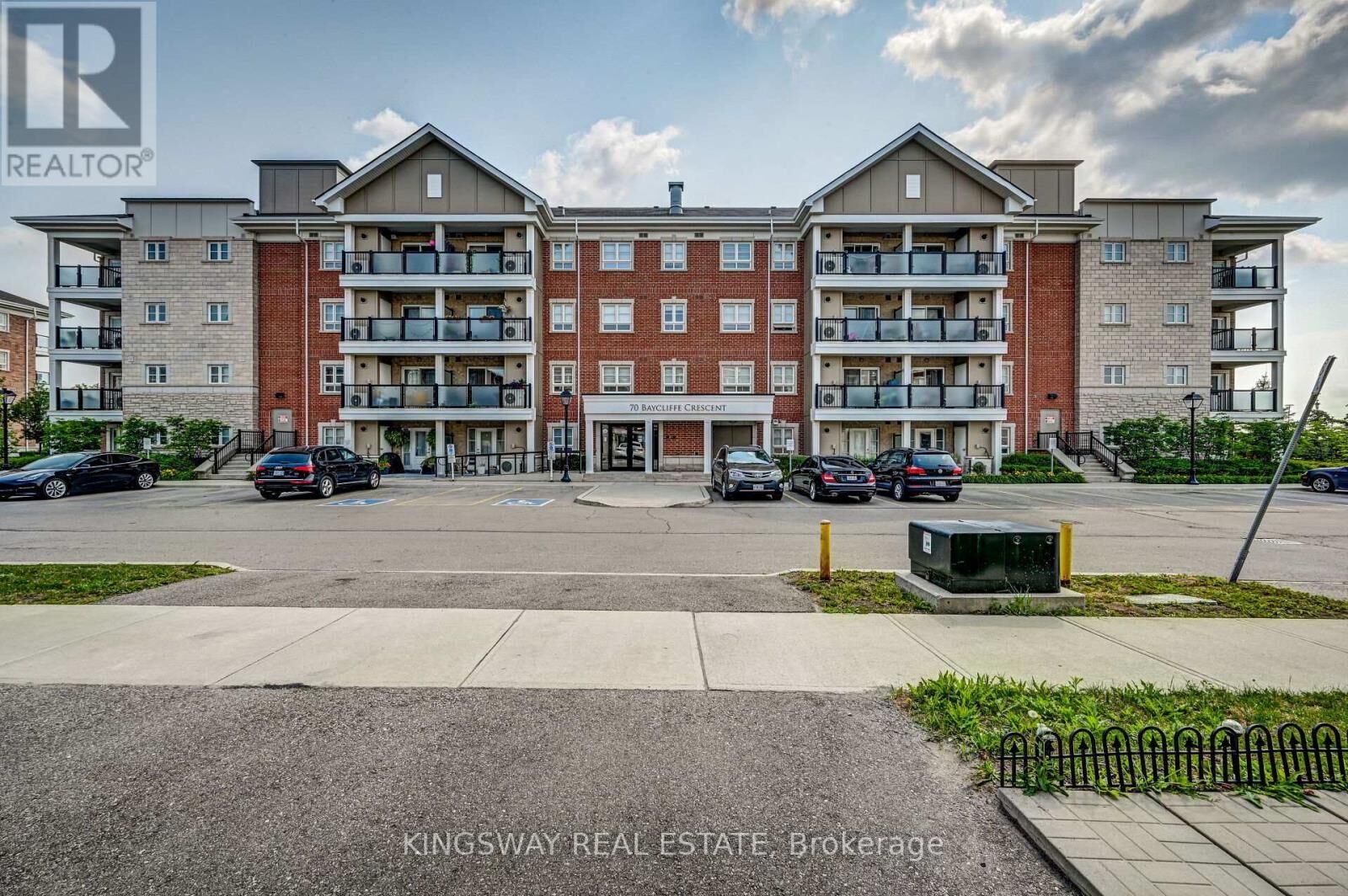 Property Photo:  70 Bayclciffe Crescent 303  ON L7A 3Z4 