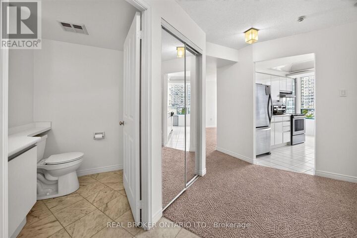 Property Photo:  7250 Yonge Street 501  ON L4J 7X1 