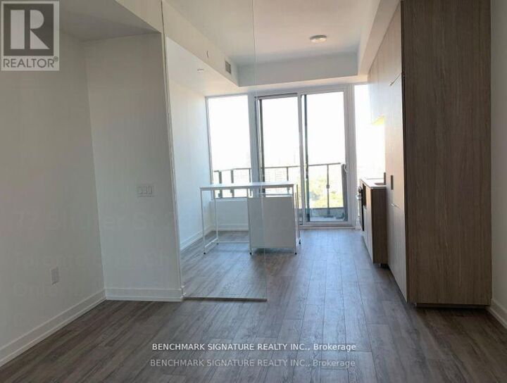 Property Photo:  77 Shuter Street 2309  ON M5B 0B8 