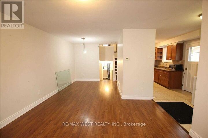 Property Photo:  11 Tindale Road Upper  ON L6V 2G9 
