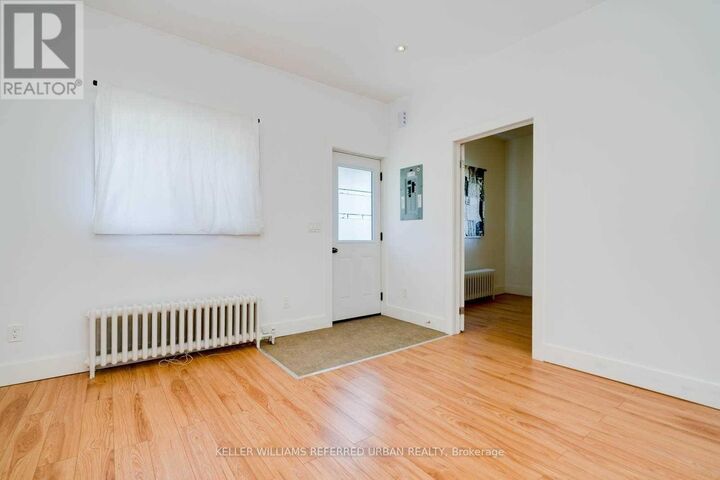 Property Photo:  58 Bellevue Avenue #Main  ON M5T 2N4 