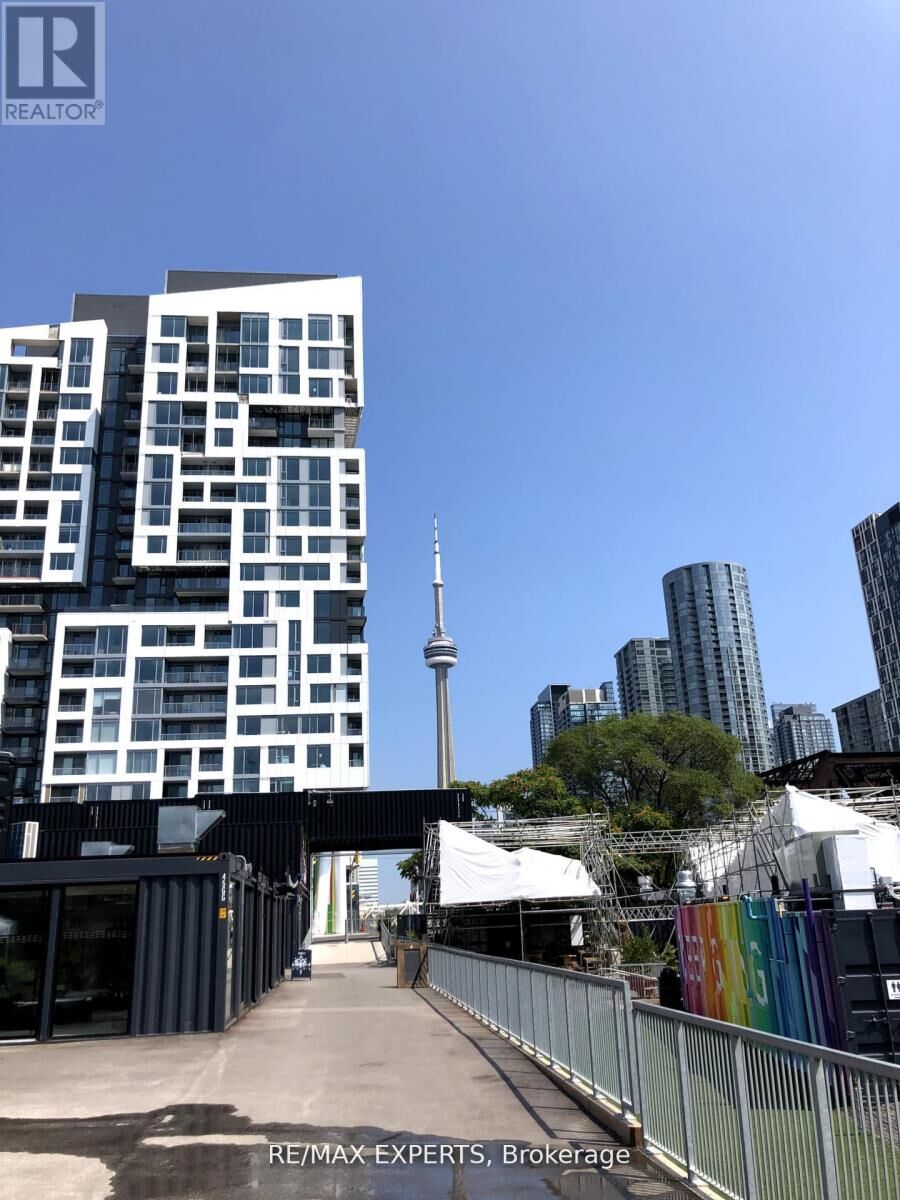 Property Photo:  27 Bathurst Street 1214W  ON M5V 2P1 