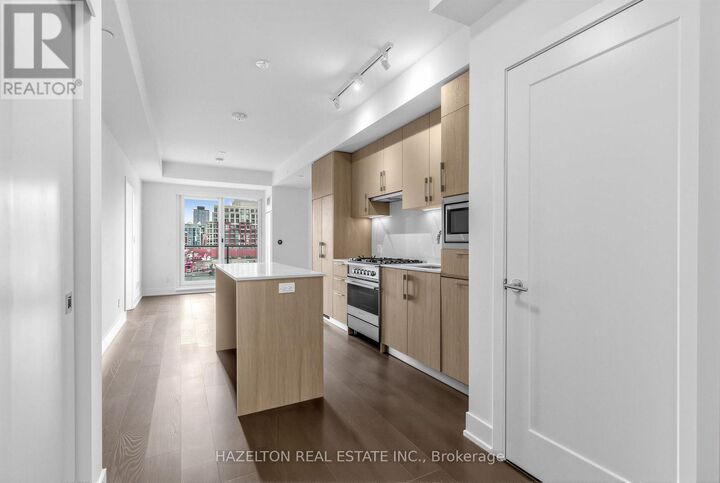 Property Photo:  8 Manor Road West 711  ON M4S 0E6 