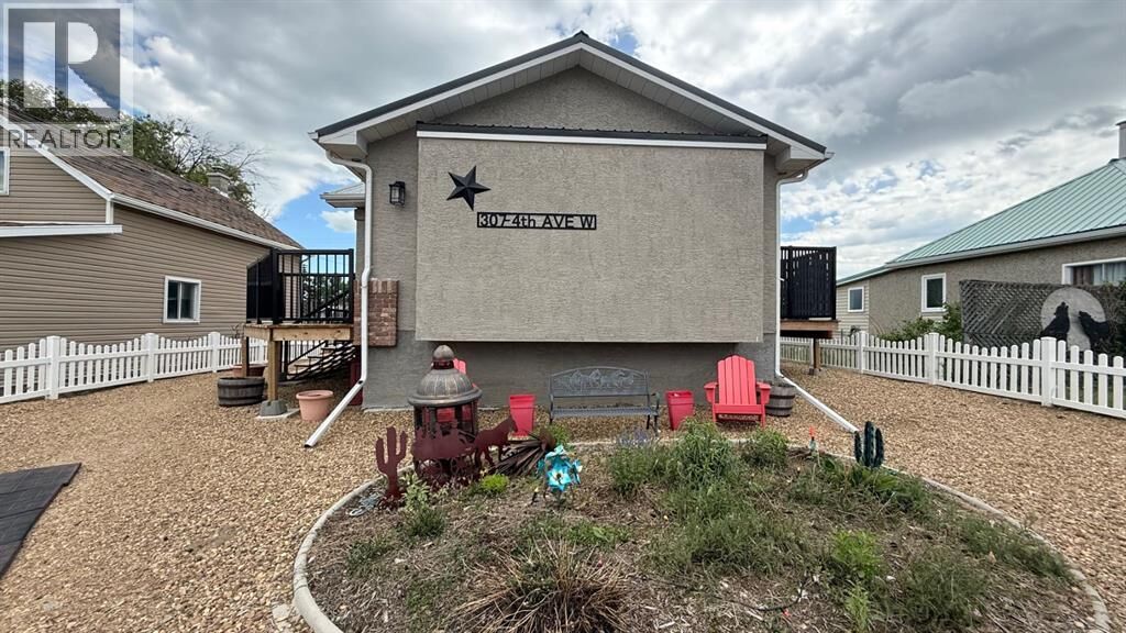 Property Photo: 307 4th Avenue AB T0J 1P0