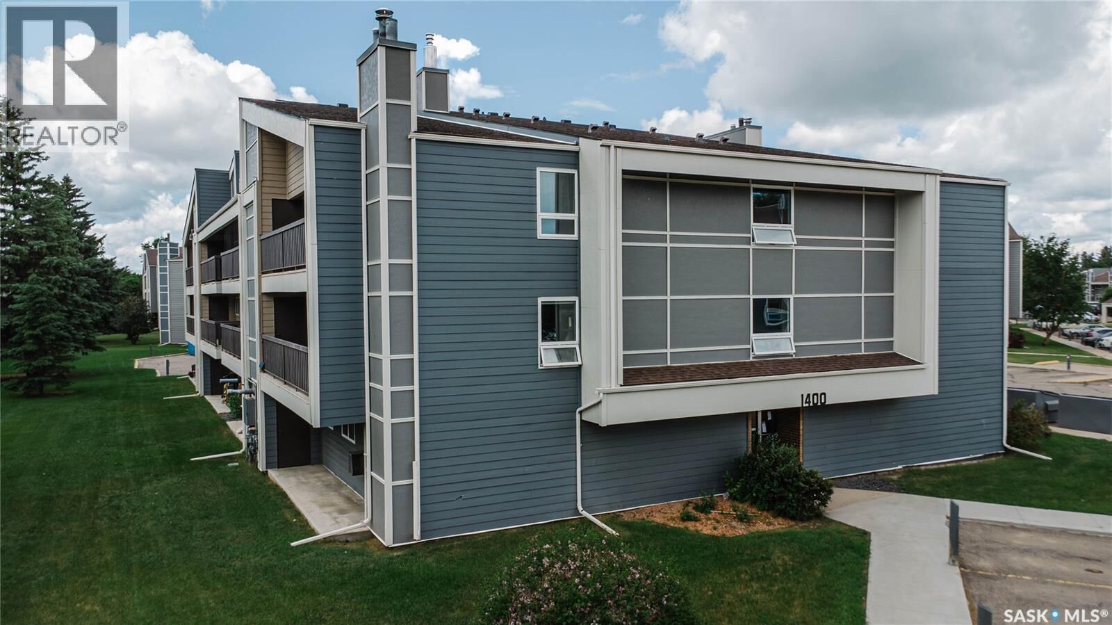 Property Photo:  1423 425 115th Street E  SK S7N 2E5 