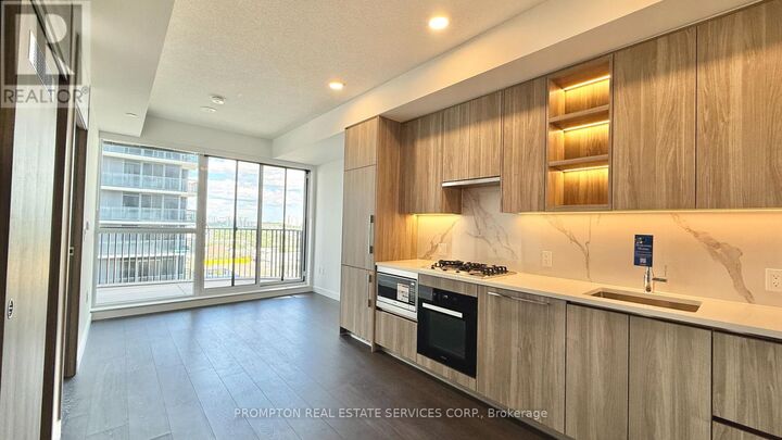 Property Photo:  68 Esther Shiner Boulevard 1012  ON M2K 0J6 