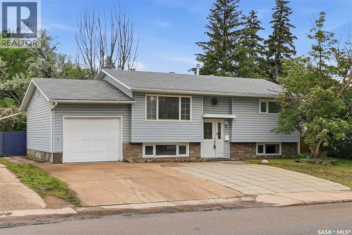 Property Photo:  526 McKercher Drive  SK S7H 3W6 