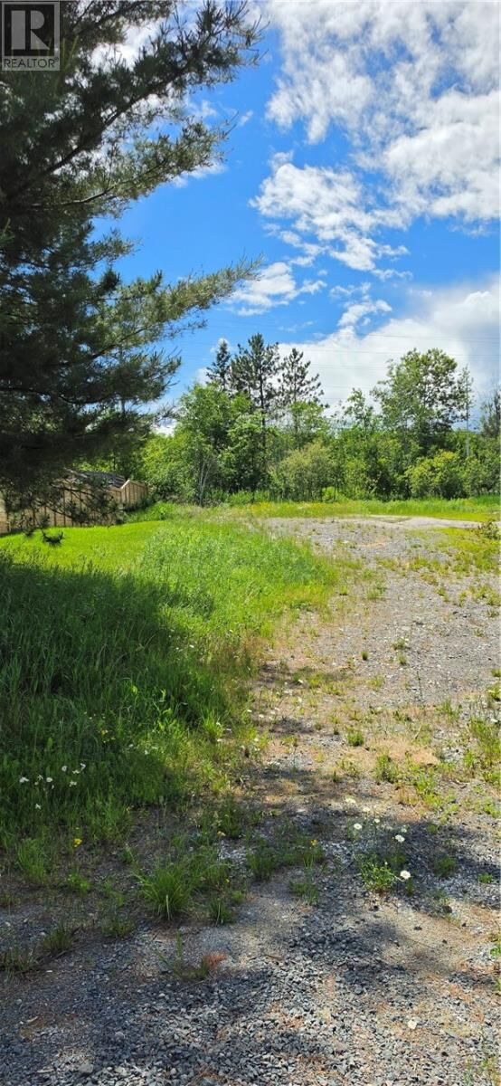 Property Photo:  1249 Hillside Avenue  ON P3N 1M4 
