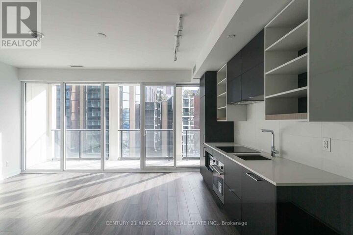 Property Photo:  20 Edward Street 811  ON M5G 0C5 