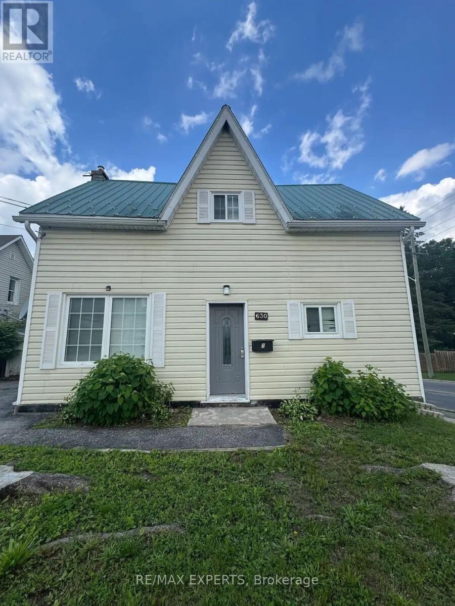 Property Photo:  630 Dominion Avenue Unit B  ON L4R 1R6 