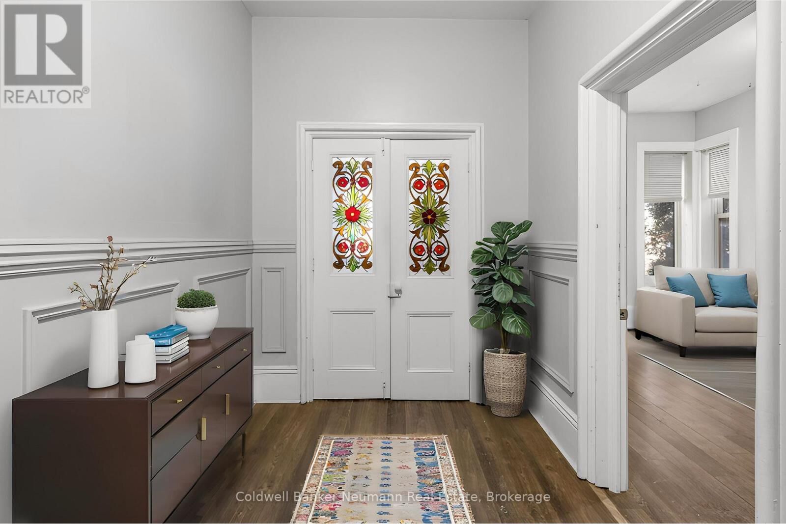 Property Photo:  54 Yarmouth Street B  ON N1H 4G3 