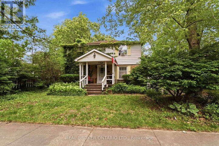 Property Photo:  42 Price Avenue  ON L3C 3X9 