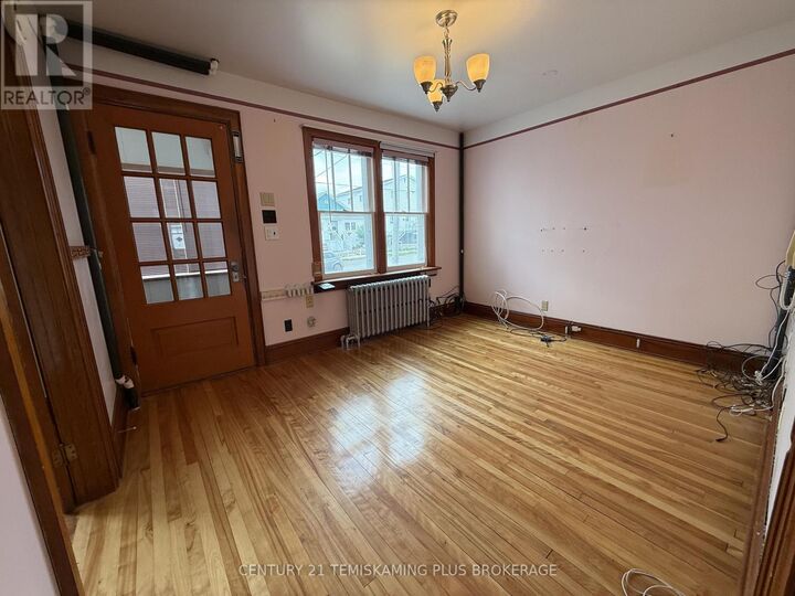 Property Photo:  48 Woods Street  ON P2N 3B8 
