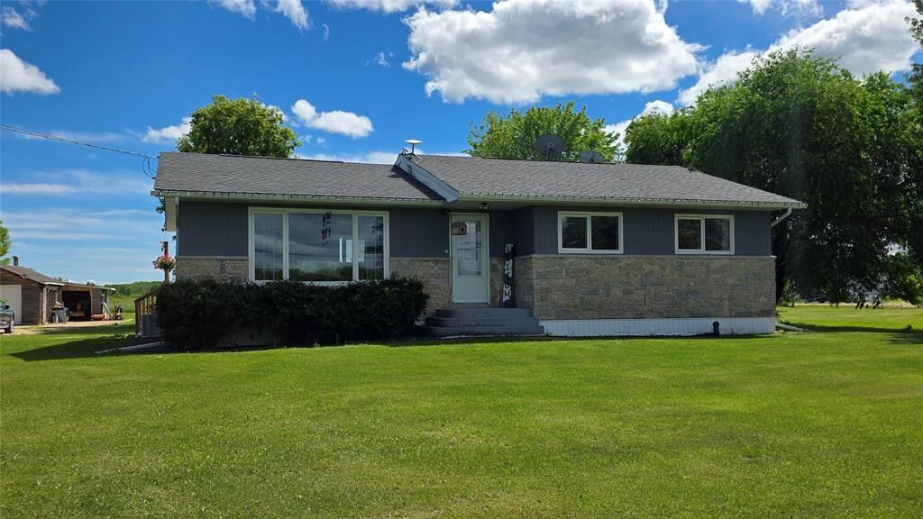 Property Photo:  10082 Pr 231 Highway  MB R0C 1A0 