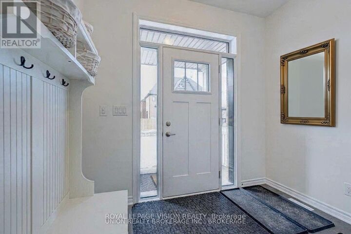 Property Photo:  33 Bremner Street #Main  ON L1R 1W5 