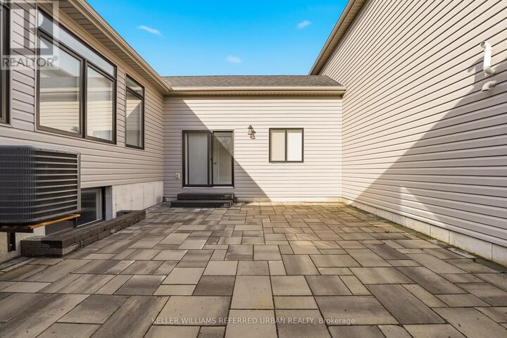 Property Photo:  70 Riverstone Way B  ON K8N 0S6 