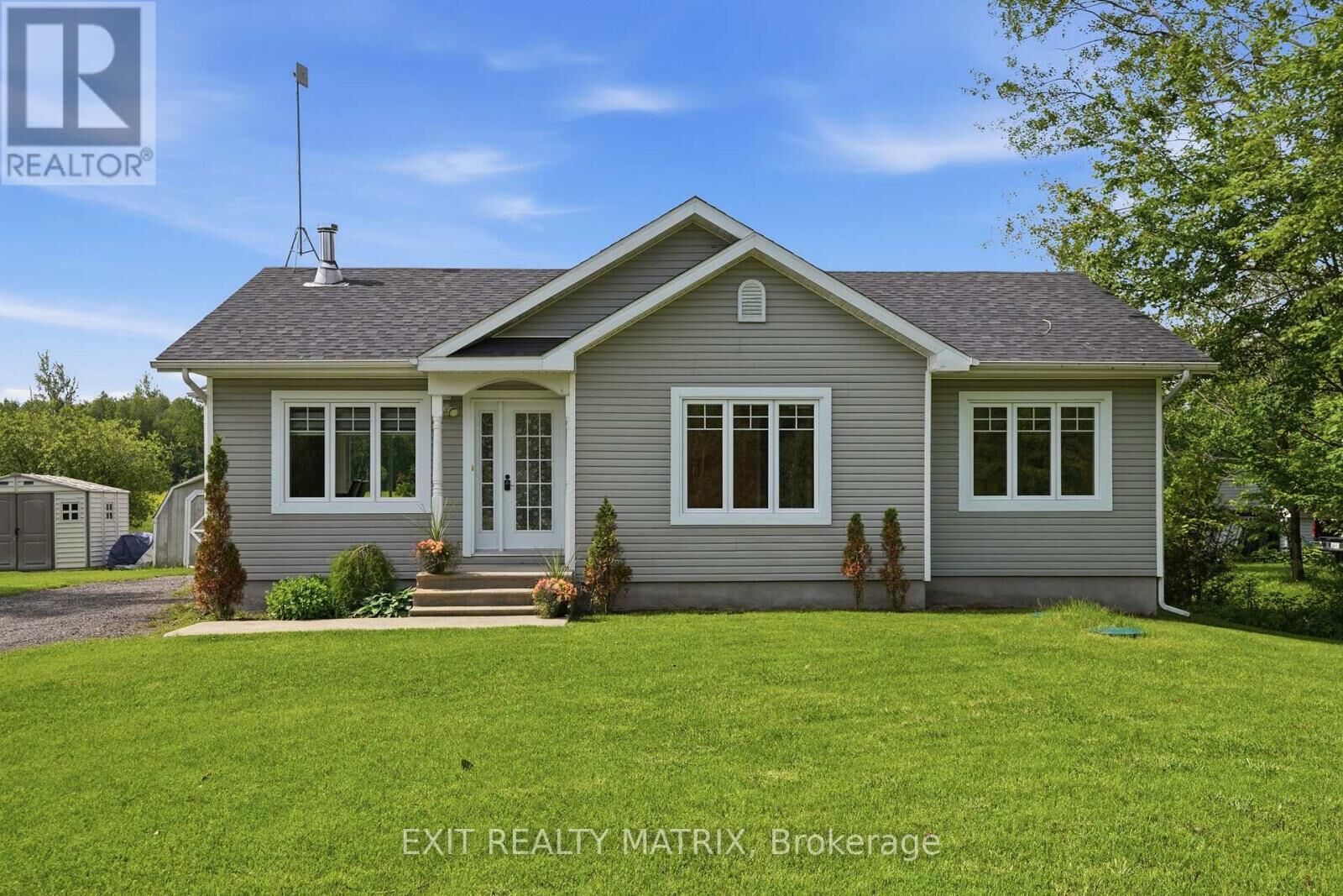 Property Photo: 3680 Pattee Road ON K6A 2R2