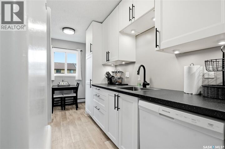 Property Photo: 307 833 Wollaston Crescent SK S7J 4G1
