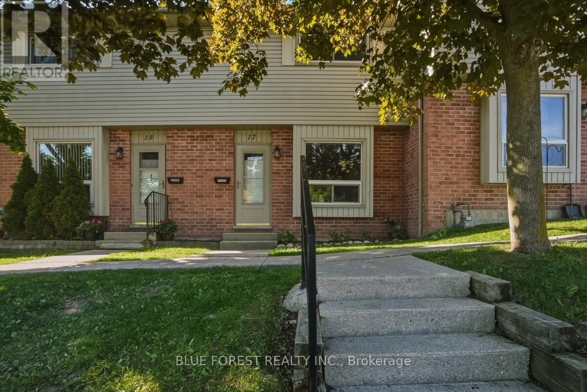 Property Photo: 226 Highview Avenue West 17 ON N6J 4K1