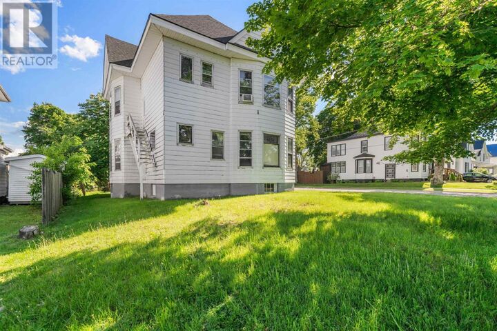 Property Photo:  105 Park Street  NS B0K 1S0 